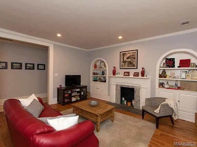 3117 Cloverdale Rd — Photo 6