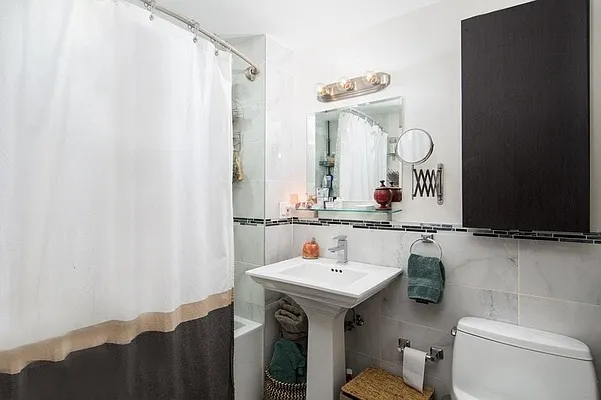 Rented by Bold New York | media 10