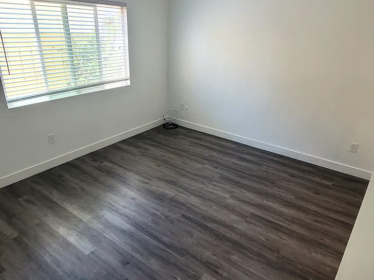 343 Claydelle Ave #B — Photo 10