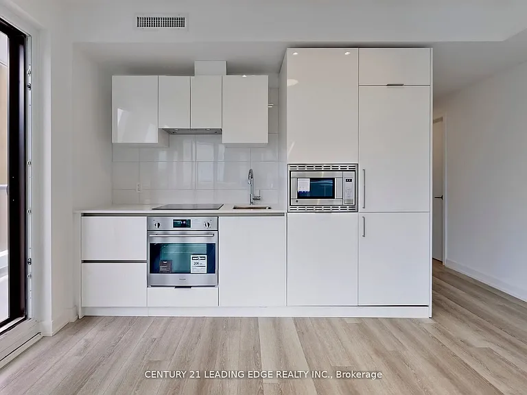 230 Simcoe St #726 — Photo 8
