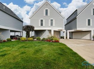 1605 Waters Edge Dr, Pt Clinton, OH