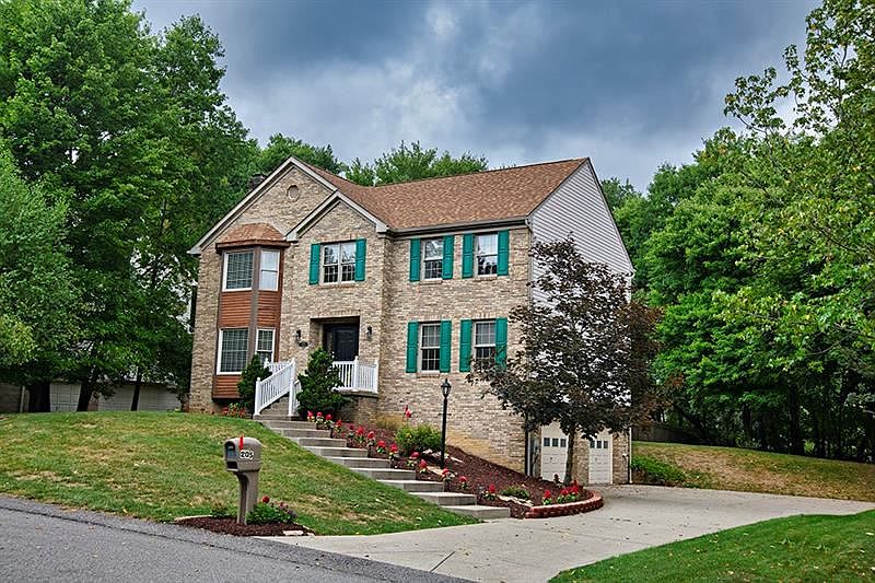 1st image of 205 Autumn Hill Dr