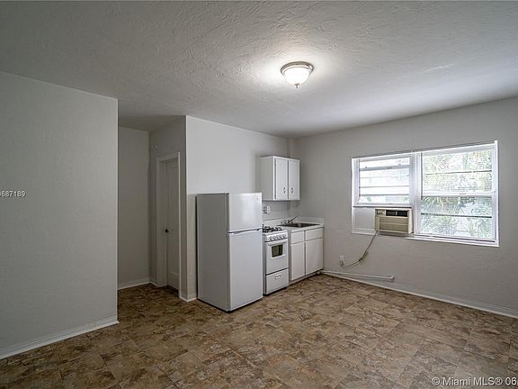 2nd image of 7125 Carlyle Ave APT 1