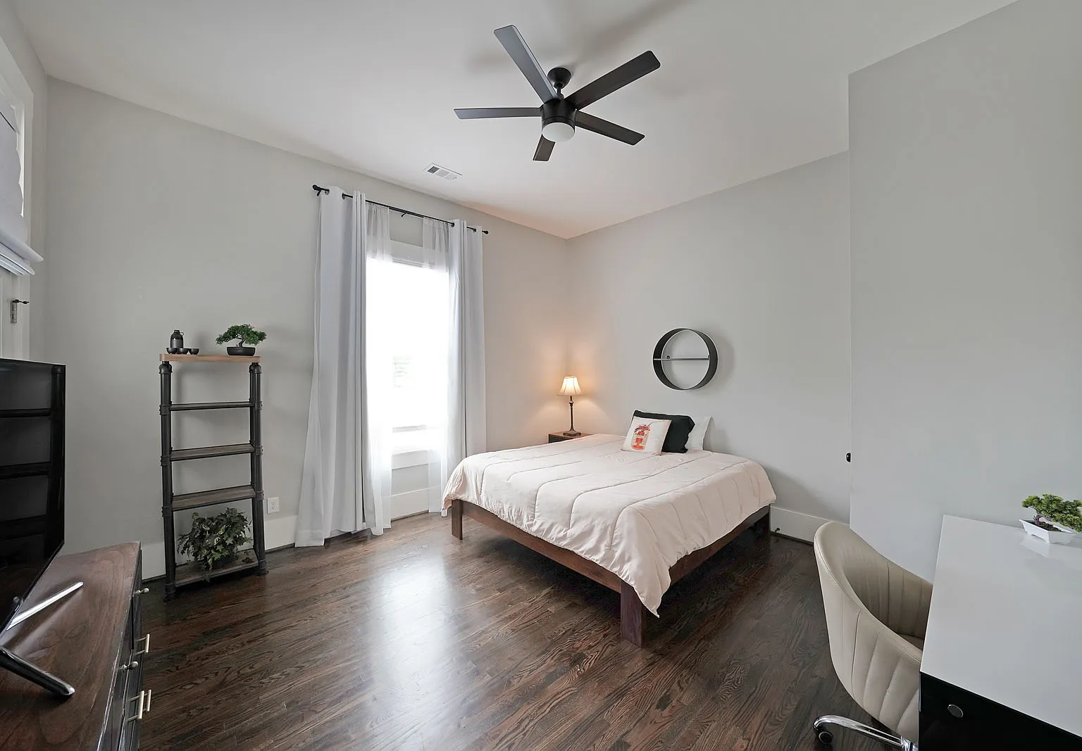 3 bed, 1800 sqft, $2,750 — Photo 3