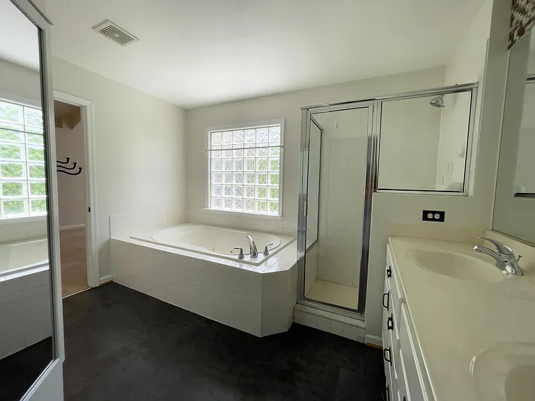 14741 Dogwood Park Ln — Photo 22