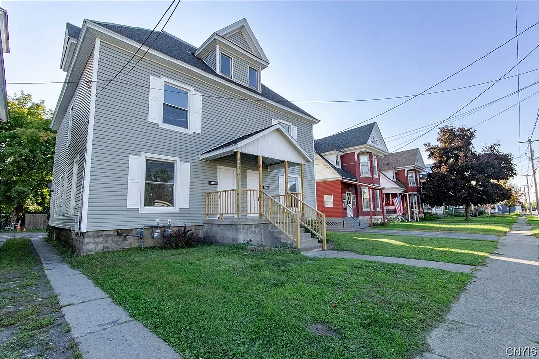 2 bed, 1.5 bath, 2738 sqft, $1,150 — Photo 1