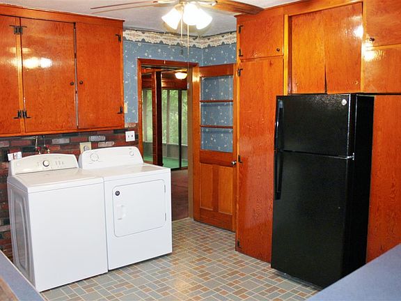 5th image of 319 W 26th St