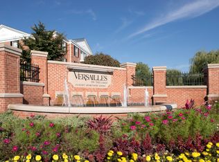 Versailles on the Lakes Oakbrook*, Villa Park, IL 60181