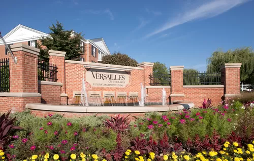 Versailles on the Lakes Oakbrook* Photo 1