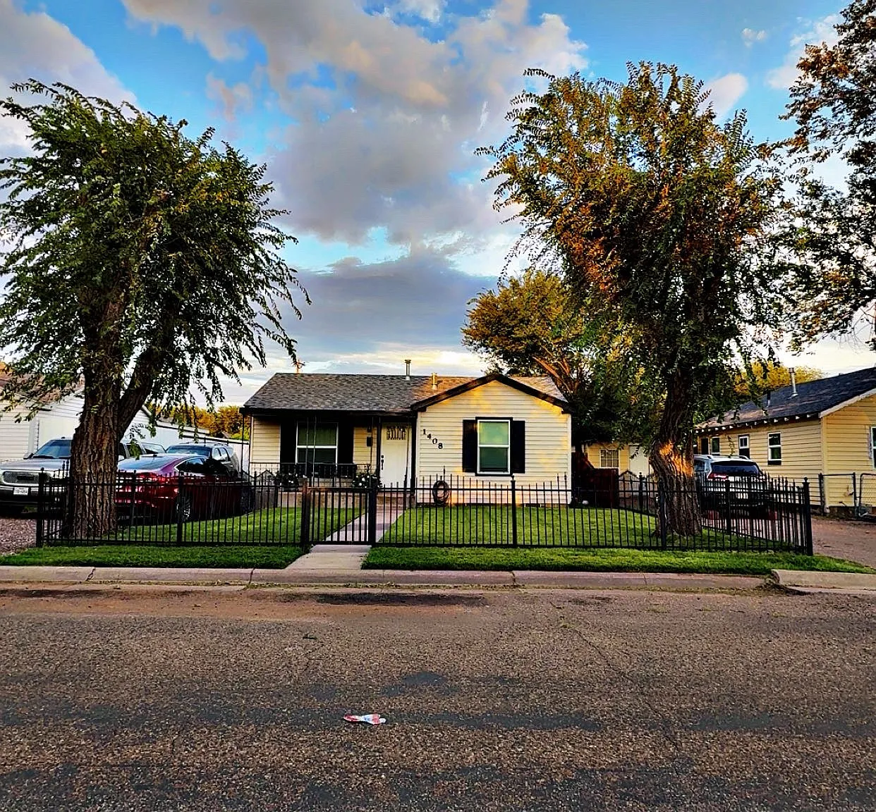 2 bed, 748 sqft, $1,200 — Photo 1