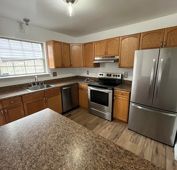 2224 Prince Of Wales Ct — Photo 4