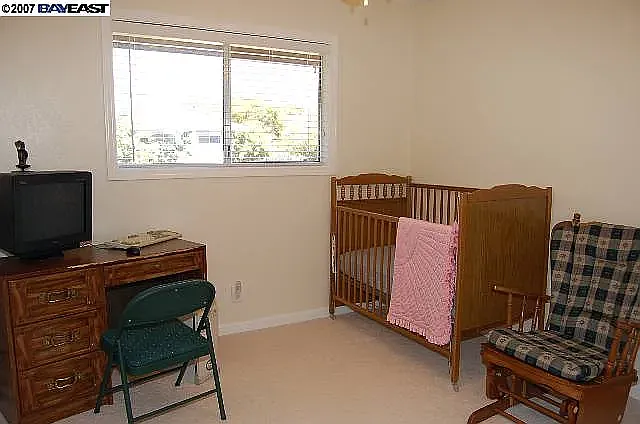 38005 Dover Cmn — Photo 6