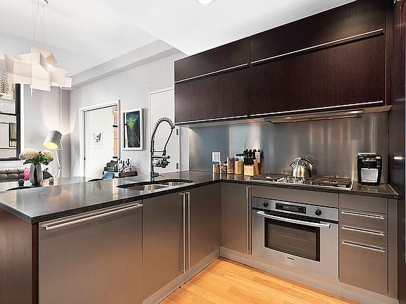 3rd image of 421 W 54th St APT 5G