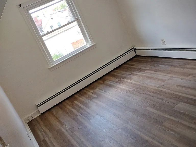 141 County St #6 — Photo 8