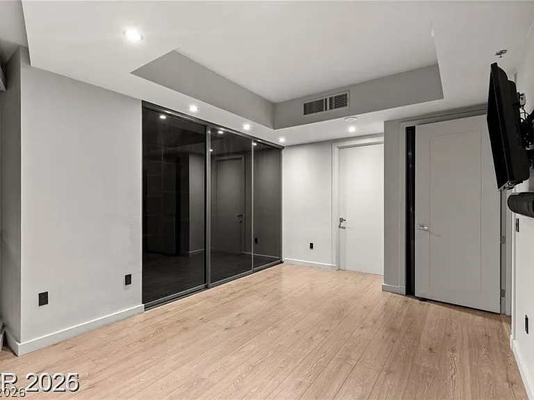 4525 Dean Martin Dr #511 — Photo 16