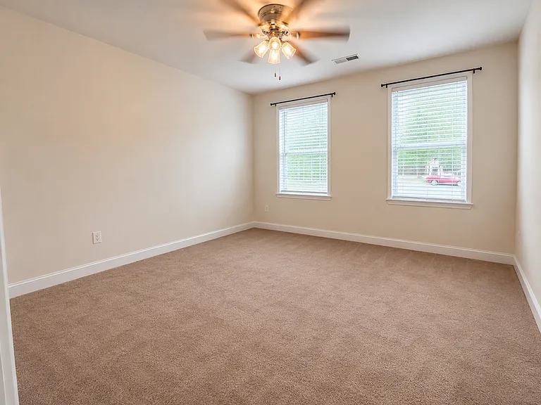 1808 Amberfield Dr — Photo 11