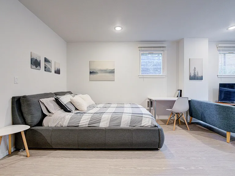 Viola Apartments — Photo 14