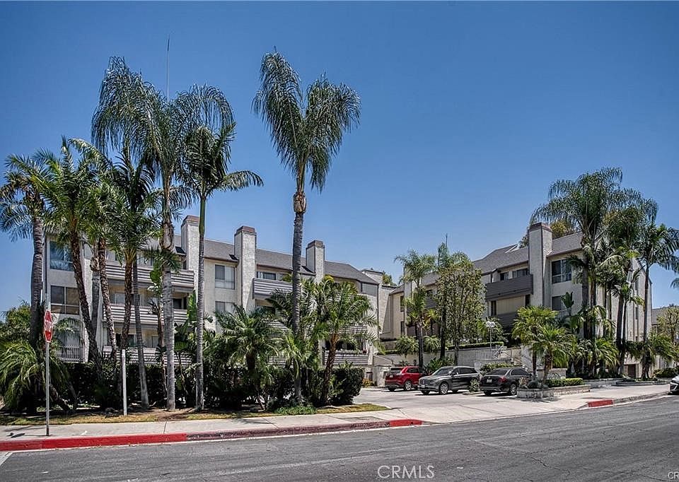 1st image of 20253 Keswick St APT 325