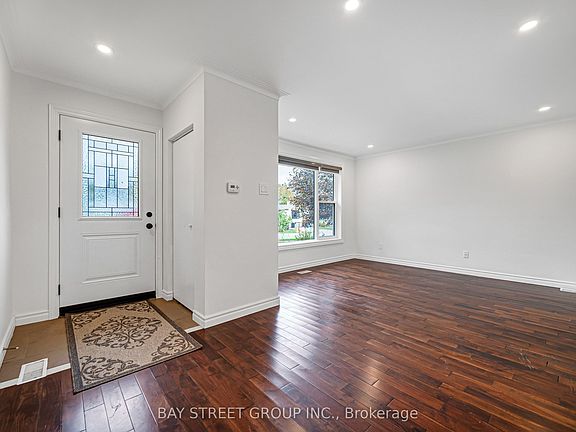3rd image of 35 Kemano Rd
