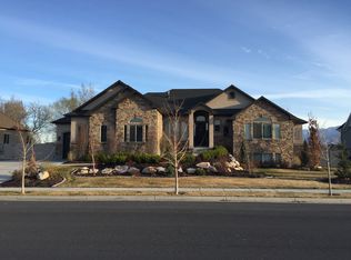 678 W Cottonwood Dr, Kaysville, UT 84037