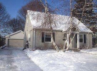 96 Columbia Ave, Waukesha, WI 53186