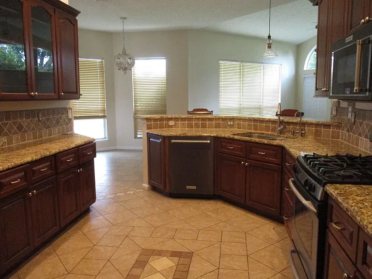 3726 Reedpond Dr N — Photo 4