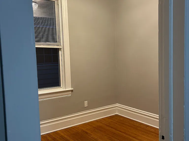2101 W Montrose Ave #2 — Photo 16
