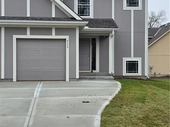 511 W Smith St, Spring Hill, KS 66083