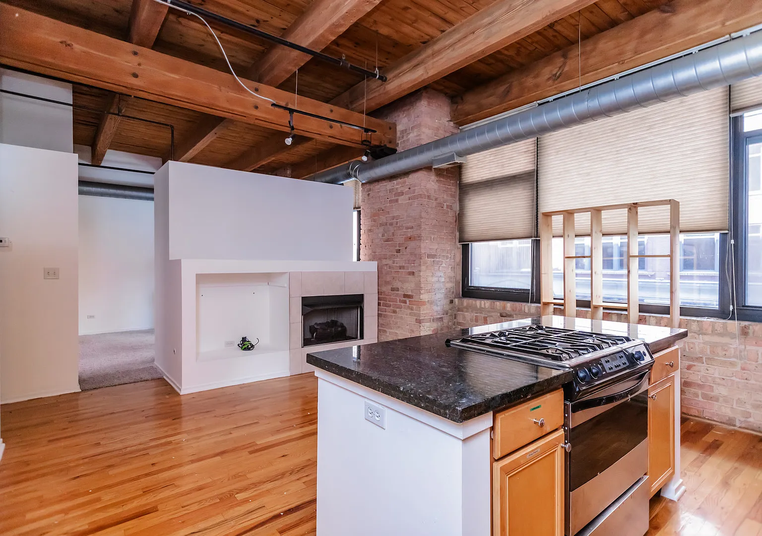 2 bed, 1015 sqft, $2,350 — Photo 4