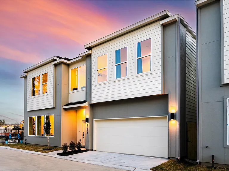 8907 Knoll Branch Dr — Photo 1