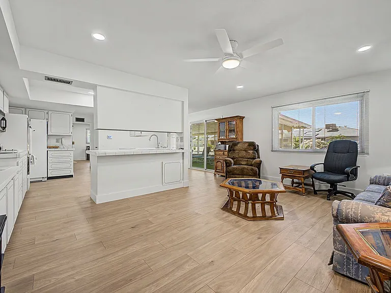 13222 W Kodiak Dr — Photo 4