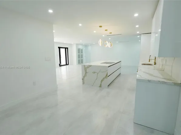 15710 SW 87th Ct, Palmetto Bay, FL 33157