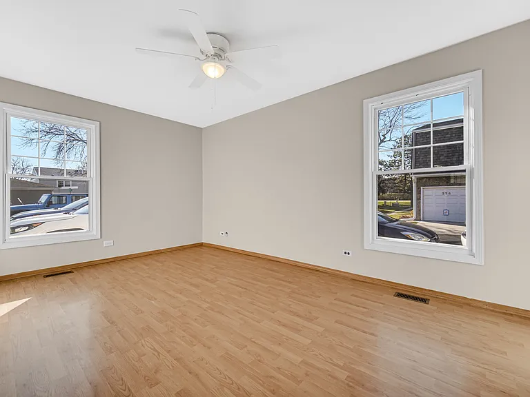 315 Farmingdale Cir — Photo 6