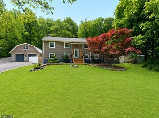 27 Grandview Ave, Jefferson Twp., NJ 07460