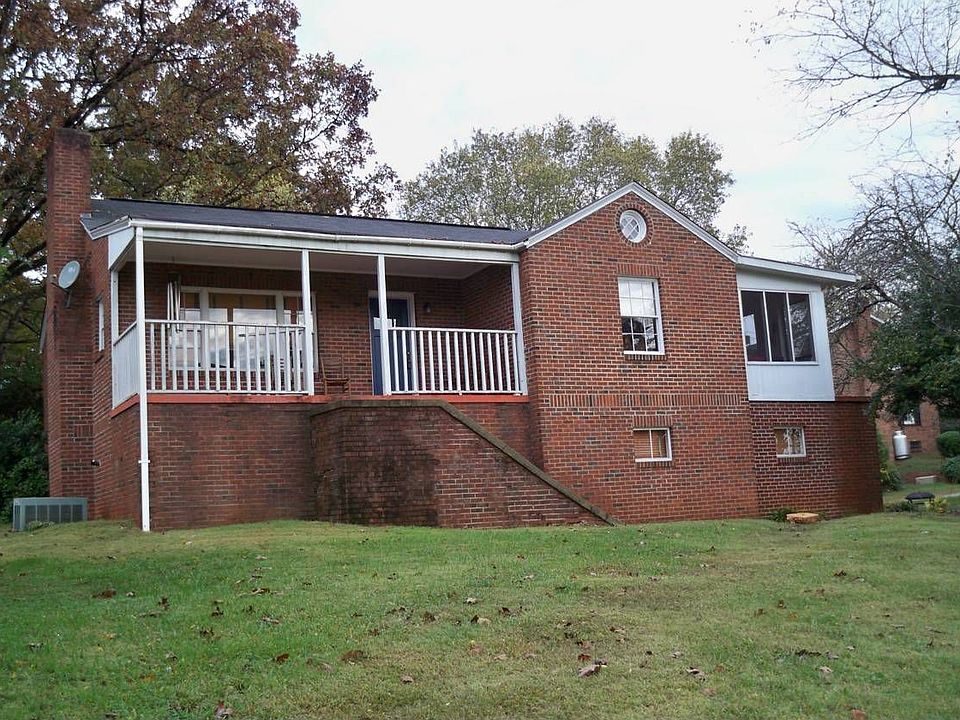 1st image of 715 Seehorn St NE