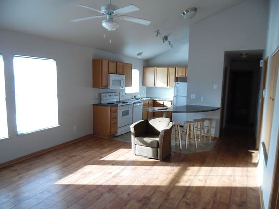 2nd image of 647 Mitchell St #A-2