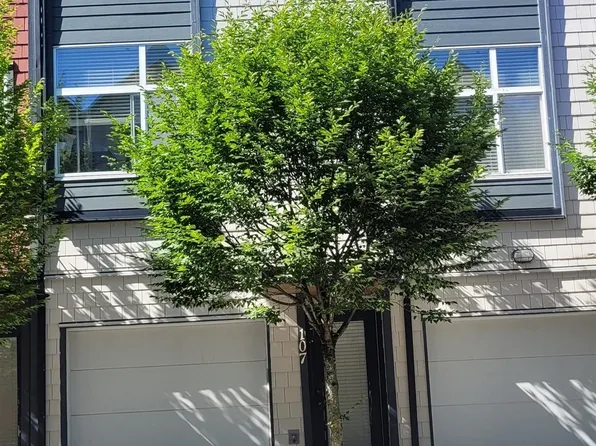 7533 Gilley Ave #107, Burnaby, BC V5J 0E8