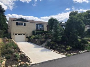 1207 Raven Dr, Pittsburgh, PA 15243