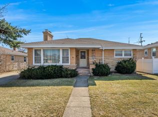 7025 W Howard St, Niles, IL 60714