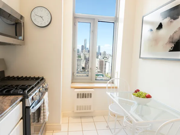 188 East 64th Street image 5 of 14