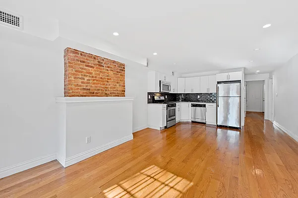 Rented by Nooklyn NYC LLC | media 1