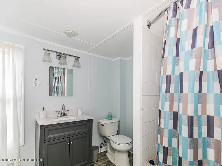 105 Webb Ave — Photo 20