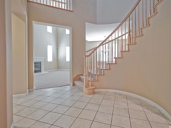 4th image of 469 Squash Creek Ln