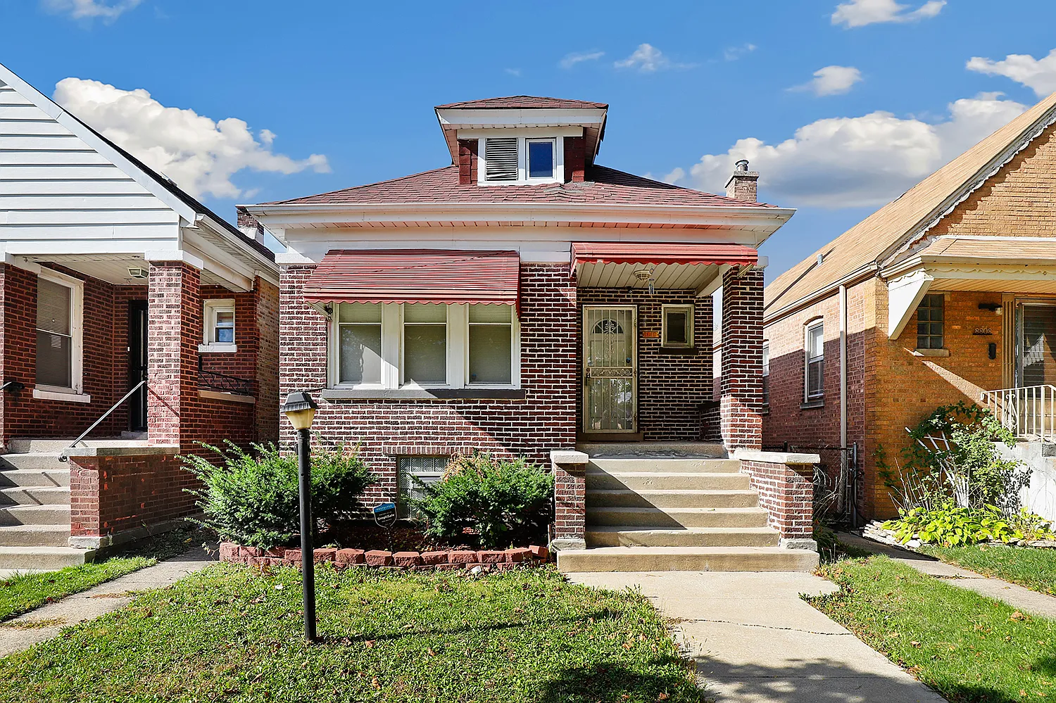 8810 S Racine Ave photo 1