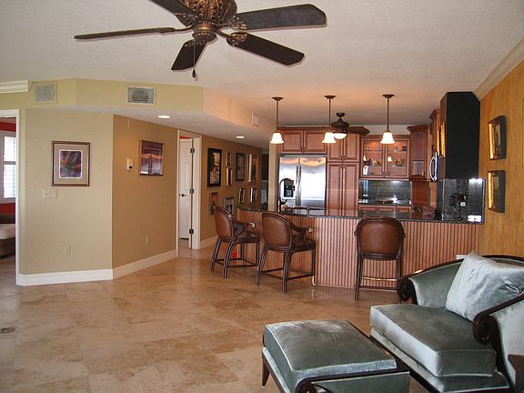 4th image of 115 Breakers Ct APT 113