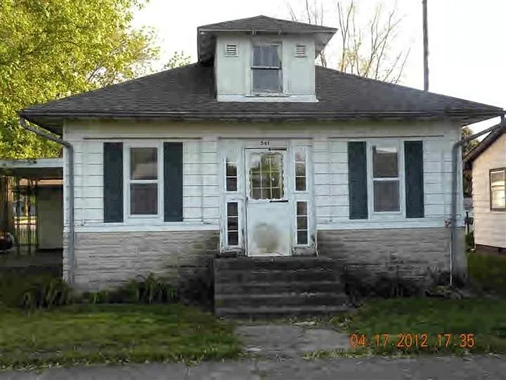 501 W Elm St photo 1