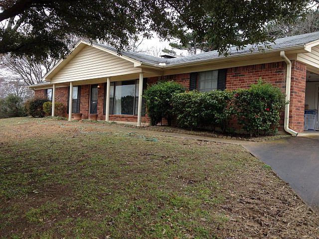 1st image of 107 Golfcrest Dr