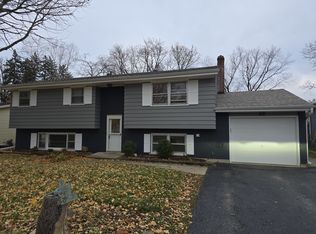 49 Margaret Ter, Cary, IL 60013