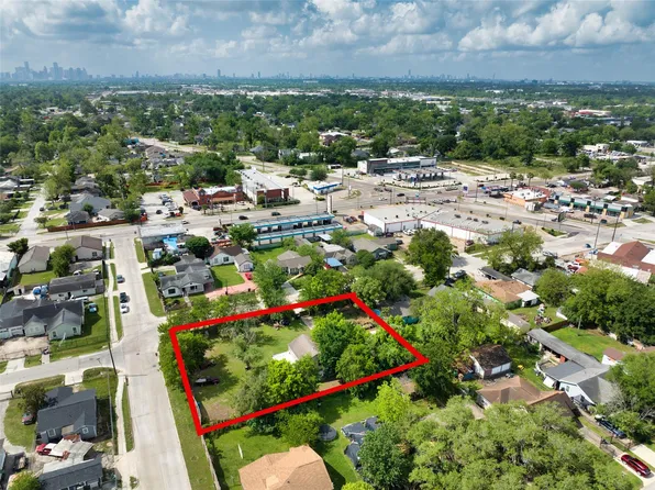 135 Luther St, Houston, TX 77076