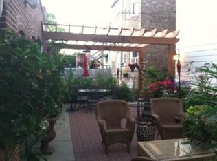 6600 N Campbell Ave #2, Chicago, IL 60645